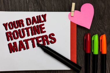 Your günlük rutin konularda gösterilen Not yazma... İş fotoğraf vitrine seri olarak koydu sayfa küçük kalp köşe kalemlerinde bulunan bir sağlıklı yaşam kalın kırmızı kelimeler kalem yaşamak için iyi alışkanlıklar var.