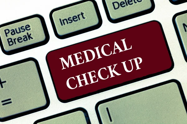 Texto escrito palavra Medical Check Up. Conceito de negócio para exame físico completo para testar o estado de saúde — Fotografia de Stock