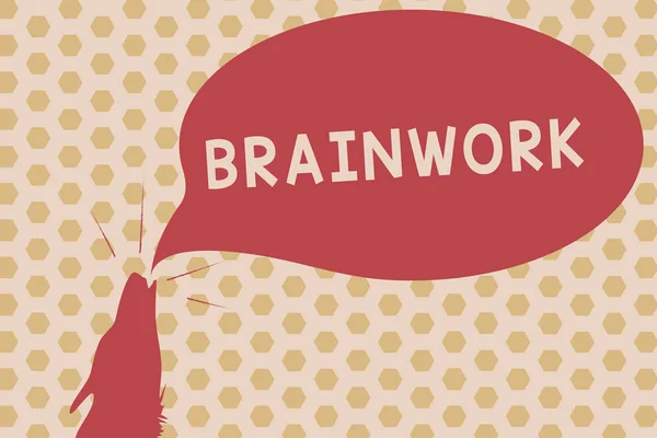 Texte d'écriture de mots Brainwork. Concept d'affaires pour décrit comme l'activité mentale et non physique une pensée Forme de contour de la tête de loup Pointant vers le haut Hurlement Bulle de parole féroce . — Photo