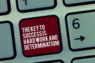 Metin oturum anahtarı için başarı olduğunu zor çalışma ve azim gösteriyor. Kavramsal fotoğraf çok klavye tuşu niyeti bilgisayar ileti oluşturmak için çalışan bağlılığı tuş takımı fikir tuşuna basarak.