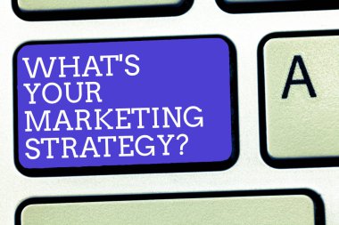Ne S's Your pazarlama Strategyquestion gösterilen metin işareti. Kavramsal fotoğraf kurmak senin reklam planı klavye tuşuna basarak tuş takımı fikir bilgisayar iletisi oluşturmak için niyet.