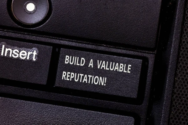 Wortschreibtexte bauen einen wertvollen Ruf auf. Geschäftskonzept für guten Service für große Kundenbewertungen Tastatur Schlüssel Absicht, Computer-Nachricht drücken Tastatur Idee zu erstellen. — Stockfoto