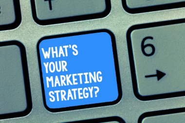 Ne yazma el yazısı, pazarlama Strategyquestion metindir. Reklam kurmak anlam kavramı klavye tuşuna basarak tuş takımı fikir bilgisayar iletisi oluşturmak için niyet planı.