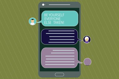 Olmak kendini herkes başka alınır gösterilen Not yazma. İş fotoğraf vitrine var ve kendi demonstratingality Mobile Messenger ekranı ile sohbet başkanları ve boş renk konuşma balonları göster.
