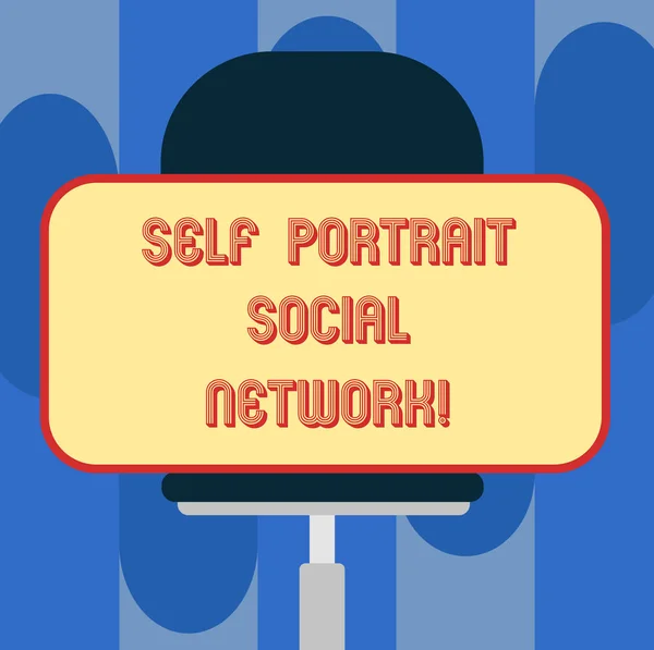 필기 텍스트 자체 초상화 소셜 네트워크입니다. 온라인 공유 스마트폰 사진 빈 직사각형 모양 스티커 앉아 가로로 회전의 자에 대 한 Selfie를 의미 하는 개념. — 스톡 사진