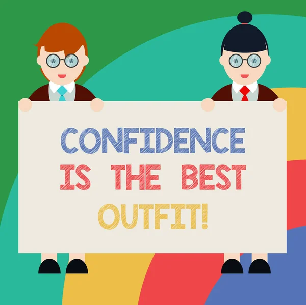 Концептуальный почерк, показывающий "Уверенность - лучший наряд". Самооценка в вас выглядит лучше, чем одежда Мужчина и Женщина в униформе Холдинг плакат Текстовое пространство . — стоковое фото