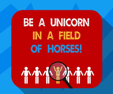 Olmak A tek boynuzlu at içinde A alan, atları gösterilen metin işareti. Kavramsal fotoğraf özel Büyüteç üzerinden seçilmiş adam şekil arasında Hu Analizi'ni aptallar hat olmak fark yaratır.