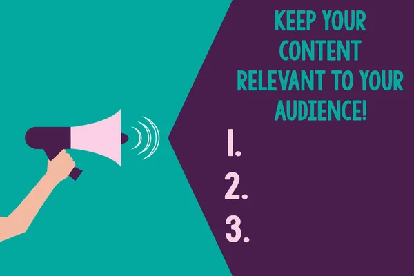 Writing note showing Keep Your Content Relevant To Your Audience. Business photo showcasing Good marketing strategies Hu analysis Hand with Megaphone Sound Effect icon Text Space. — Stock Photo, Image