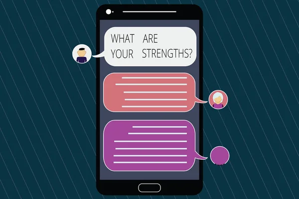 Konceptuella hand skriva visar vad är din Strengthsquestion. Företag foto skylta berätta dina bästa kvaliteter färdigheter Mobile Messenger skärm med chatta huvuden och pratbubblor. — Stockfoto