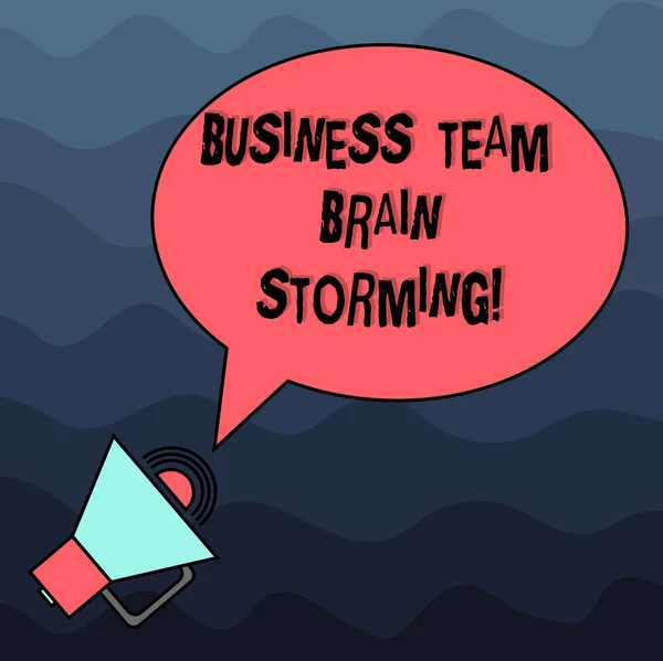 Tekst teken weergegeven: Business Team brainstorming. Conceptuele foto Team werk corporate groep werkvergadering lege ovaal geschetst toespraak Bubble tekstballon megafoon met geluidspictogram. — Stockfoto