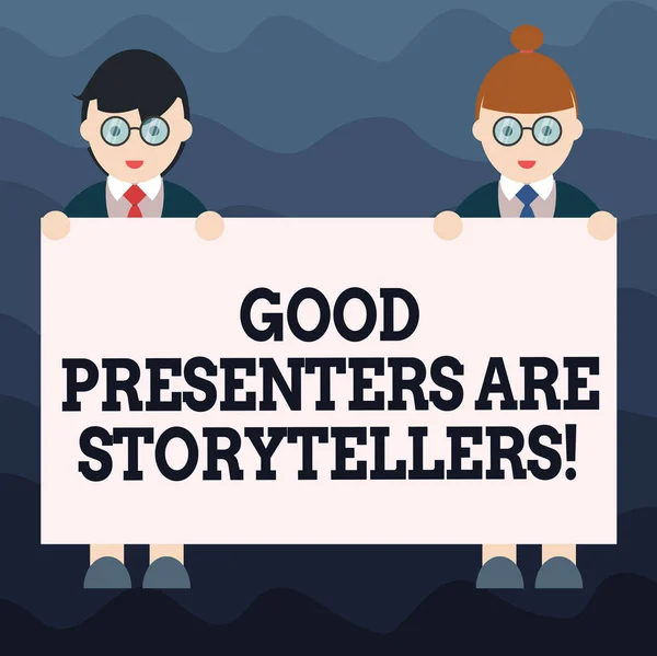 Escrever uma nota mostrando Good Presenters Are Storytellers. Exibição de fotos de negócios Grandes comunicadores contam histórias excelentes Masculino e Feminino em Uniform Holding Placard Banner Text Space . — Fotografia de Stock