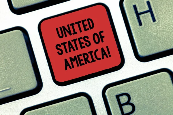 Escrevendo uma nota mostrando os Estados Unidos da América. Foto de negócios mostrando País no norte Capital Washington DC Keyboard Intenção de criar ideia de teclado de mensagem de computador . — Fotografia de Stock
