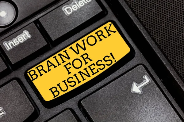 Escribir texto a mano Brain Work For Business. Concepto significado Lluvia de ideas trabajo creativo inspiración pensamiento Teclado clave Intención de crear mensaje de ordenador pulsando el teclado idea . — Foto de Stock