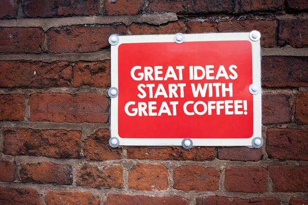 Handschrift Text schreiben große Ideen beginnen mit großen Kaffee. Konzept bedeutet, ein Heißgetränk zur Inspiration zu haben. — Stockfoto