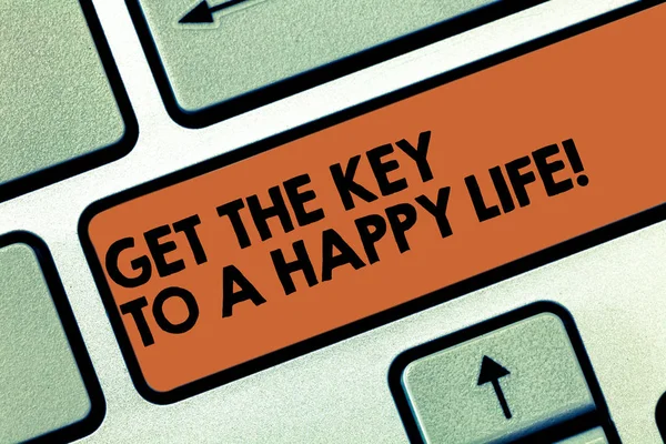 Text tecken visar få The nyckeln till ett lyckligt liv. Konceptuella foto Motivation inspiration för lycka uppfyllandet tangent avsikt att skapa dator meddelande genom att trycka på knappsatsen idé. — Stockfoto