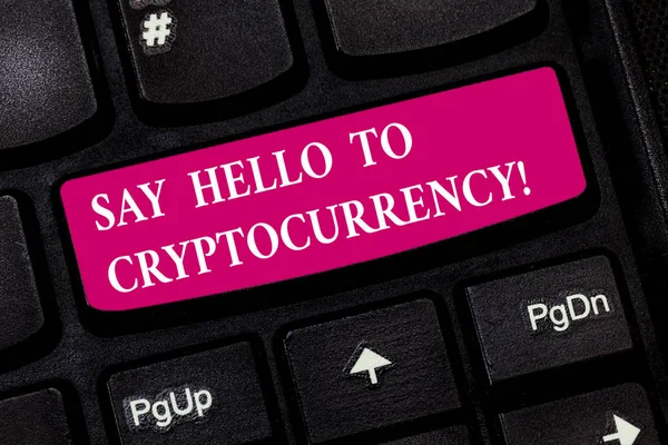 Концептуальный почерк, показывающий Say Hello To Cryptocurrency. Представляем вашему вниманию децентрализованную систему обмена валюты Keyboard key Intention to create computer message idea . — стоковое фото