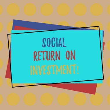 Sosyal yatırım getirisi gösterilen Not yazma. Kazanç bağış yığın boş dikdörtgen özetlenen farklı renk inşaat kağıt parçası Invest vitrine iş fotoğraf.