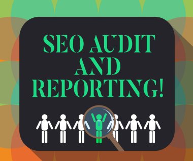 Word metin Seo denetim ve raporlama yazma. Arama motoru optimizasyonu için iş kavramı gözden geribildirim Büyüteç üzerinden seçilmiş adam şekil arasında Hu analiz aptallar satır yukarı.