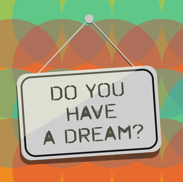 Psaní textu se vám mít A Dreamquestion slovo. Obchodní koncept pro řekněte nám, jaké jsou vaše cíle a očekávání jsou prázdné visí barevné dveře okna značení s odraz řetězec a směr. — Stock fotografie