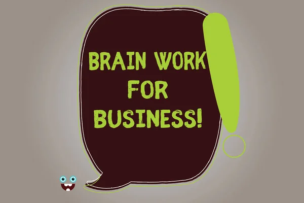 Konceptuella hand skriva visar hjärnans arbete för företag. Företag foto skylta Brainstorming kreativa jobb inspiration tänker Blank färg tal bubbla beskrivs med utropstecken. — Stockfoto