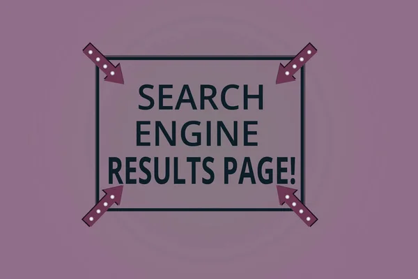 Texto de escritura a mano Página de resultados del motor de búsqueda. Concepto que significa Sitio web creado para mostrar el resultado de búsqueda Esquema cuadrado con flechas de esquina que apuntan hacia adentro en el fondo de color . — Foto de Stock