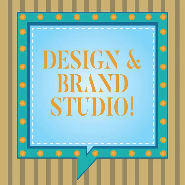 Szöveg jel mutatja a Design és a márka stúdió. Fogalmi fénykép Modern tervezése szakmai irodában tér beszéd buborék belsejében egy másik tört sorok körök hely szegélyek. — Stock Fotó