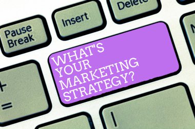 El yazısı metin ne S's Your pazarlama Strategyquestion. Reklam kurmak anlam kavramı klavye tuşuna basarak tuş takımı fikir bilgisayar iletisi oluşturmak için niyet planı.