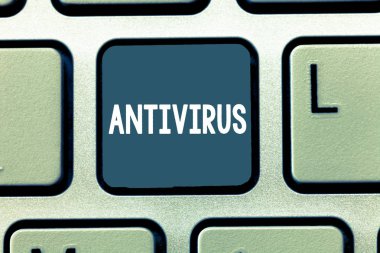 Kavramsal el Antivirus gösterilen yazma. Algılamak ve bilgisayar virüsleri klavye bilgisayar ileti tuş takımı fikir oluşturmak için niyeti yok etmek için tasarlanmış yazılım vitrine iş fotoğraf.