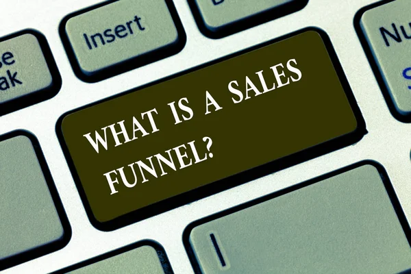 필기 텍스트 무엇은 A 판매 Funnelquestion입니다. 의미 설명 마케팅 광고 방법 키보드 키 누르면 키패드 아이디어 컴퓨터 메시지를 만들려고 의도 하는 개념. — 스톡 사진