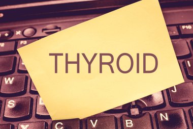 Tiroid yazma el yazısı metin. Bezi boyun anlam kavramı büyüme ve gelişme düzenleyen hormonları salgılar