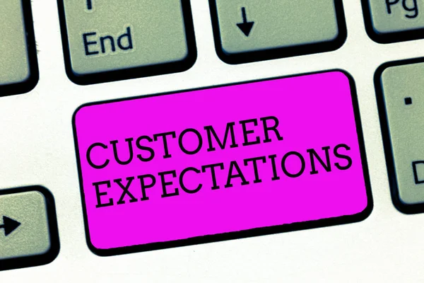 Texto para escrita de palavras Expectativas do Cliente. Conceito de negócio para benefícios a expectativa do cliente Supere as necessidades e desejos — Fotografia de Stock