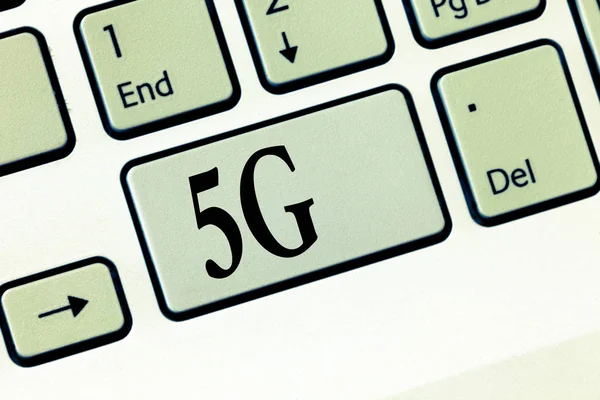 Znak tekstowy Wyświetlono 5g. Koncepcyjne zdjęcie nowej generacji mobilnych sieci po 4g Lte szybkie prędkości połączenia — Zdjęcie stockowe