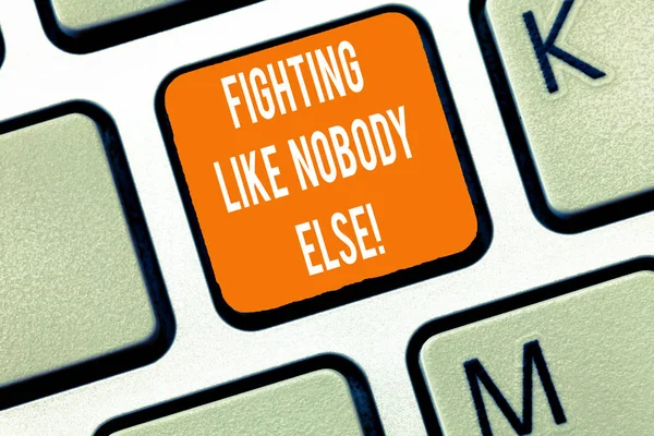 Escrevendo Uma Nota Mostrando Fighting Nobody Else Foto Negócios Mostrando — Fotografia de Stock