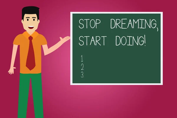 Texto de escritura de palabras Stop Dreaming Start Doing. Concepto de negocio para poner sus sueños en acción Materializarlo Hombre con corbata de pie Hablar Presentando Color en blanco Cuadrado Junta de fotos . —  Fotos de Stock