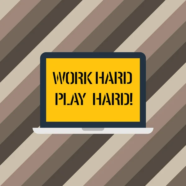 Text tecken visar Work Hard Play Hard. Konceptuella foto gör en balans i tillvaron mellan jobb och fritid Laptop dator enhet tablett tomma skärmen för Text utrymme. — Stockfoto