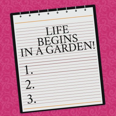 Kavramsal el A bahçe içinde hayat başlar gösterilen yazma. Bahçe kaplı sarmal renk üstünde not etmek filigranı yazdırılan arka plan için sevgi dolu tarım bitki yetiştirme vitrine iş fotoğraf.