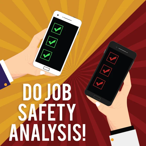 Написання текстів Do Job Safety Analysis. Концепція означає Контроль аналітики безпеки бізнес-компанії Два Hu аналізу Руки Кожен Холдинг порожній смартфон Мобільний на фотографії Sunburst . — стокове фото