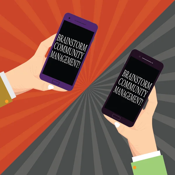 Tekst teken weergegeven: Brainstorm Community Management. Conceptuele foto organiseren en suggereert bedrijfsstrategie twee Hu analyse handen elk bedrijf leeg Smartphone Mobile op Sunburst foto. — Stockfoto