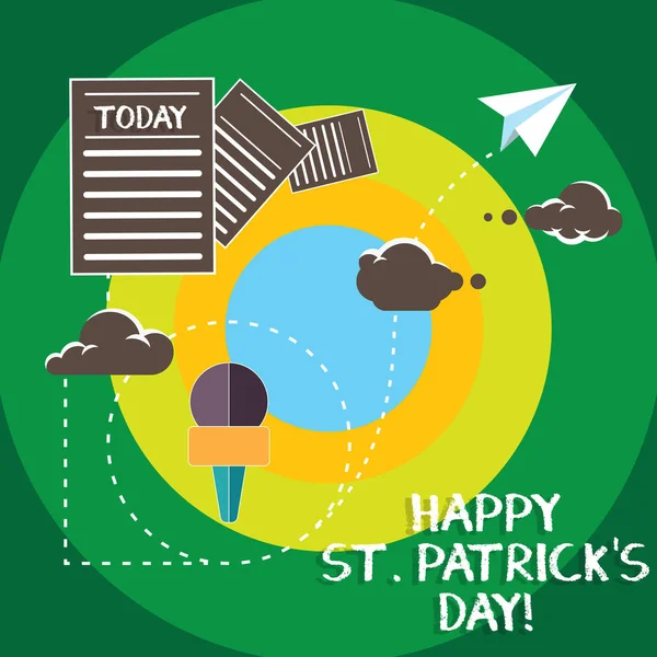 Escrita conceitual mostrando Happy St Patrick S Is Day. Texto da foto de negócios Irlanda celebração verde sorte encantos e trevos Informação Passing through Cloud Hosting Entrega rápida de dados . — Fotografia de Stock