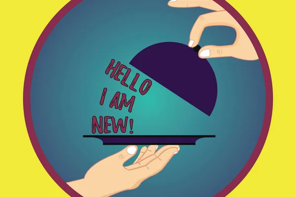 Handgeschreven tekst schrijven Hello I Am New. Concept zin Introducing jezelf om onbekende weergegeven: newbie in het team Hu analyse handen bedienen lade Platter en de deksel. — Stockfoto