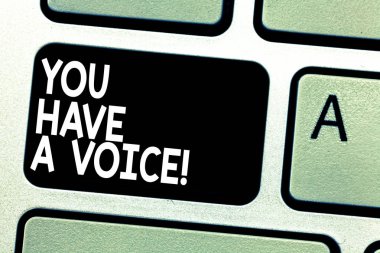 Eğer var A ses gösterilen metin işareti. Kavramsal fotoğraf Speak mücadele haklarınızı için seçenekleriniz de sayısı klavye tuşuna basarak tuş takımı fikir bilgisayar ileti oluşturmak için niyet.