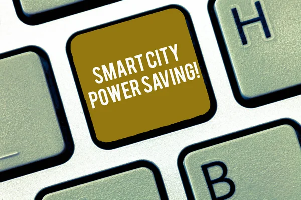스마트 시티 절전을 보여주는 글을 참고. 기술 도시 전기 절약 컴퓨터 메시지 키패드 아이디어를 만들 키보드 의도 연결 비즈니스 사진 전시. — 스톡 사진