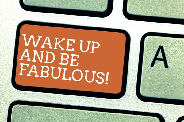 Написання Примітка показ Wake Up і бути казкові. Бізнесі фото демонстрації мотивації натхнення заохочення за те, що великий клавіатури клавішу намір створити повідомлення комп'ютер, натиснувши клавіатурі ідея. — стокове фото