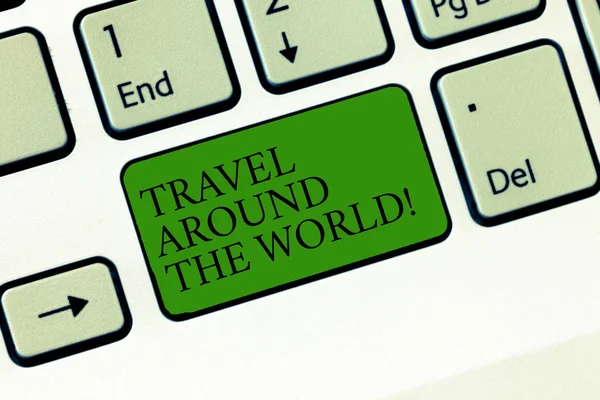 Λέξη σύνταξη κειμένου ταξίδια σε όλο τον κόσμο. Επιχειρηματική ιδέα για ταξίδια στο εξωτερικό γνωρίζουν νέους τόπους τουρισμού ταξίδι πληκτρολόγιο κλειδί πρόθεση να δημιουργήσει μήνυμα υπολογιστή, πιέζοντας το πλήκτρο πληκτρολόγιο ιδέα. — Φωτογραφία Αρχείου