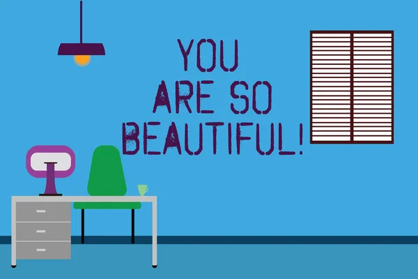 Tekst teken weergegeven: You Are So Beautiful. Conceptuele flirten schoonheid waardering roanalysistic gevoelens werkcomputer ruimte minimalistische interieur en gebied binnen een studeerkamer foto. — Stockfoto