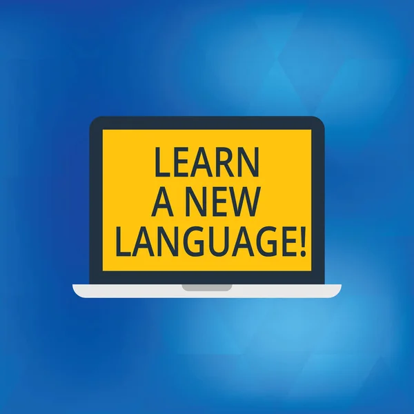 Schrijven van notitie weergegeven: Learn A New Language. Zakelijke foto presentatie van studie woorden dan de Native moedertaal Laptop Monitor PC Tablet scherm tekst ruimte. — Stockfoto