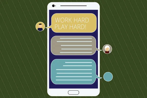 Word pisanie tekstu pracy Hard Play Hard. Koncepcja biznesowa dla zrobić równowagę w swoim życiu między pracę i wypoczynek Mobile Messenger ekranu z czat głowy i puste pęcherzyki mowa kolorów. — Zdjęcie stockowe