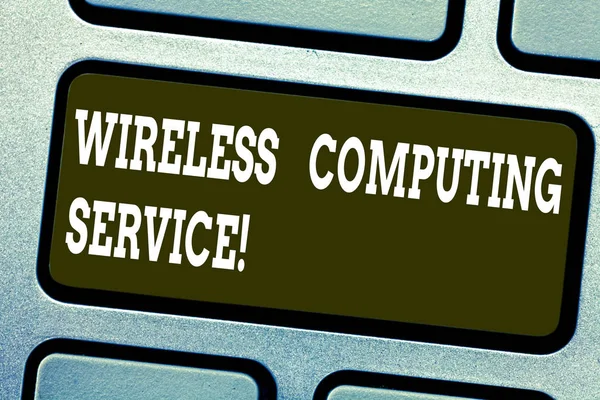 Texte d'écriture de texte Wireless Computing Service. Concept d'entreprise pour l'entreprise qui offre des services de transmission Clé de clavier Intention de créer un message informatique appuyant sur l'idée de clavier . — Photo