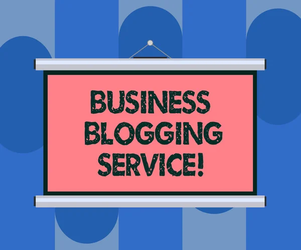 A kézírás szöveg Business Blogging szolgáltatás. Rövidebb formája-sajtótermékeket üres hordozható falra akasztott vetítővászon üzleti-konferencia-előadás a fogalom jelentése. — Stock Fotó