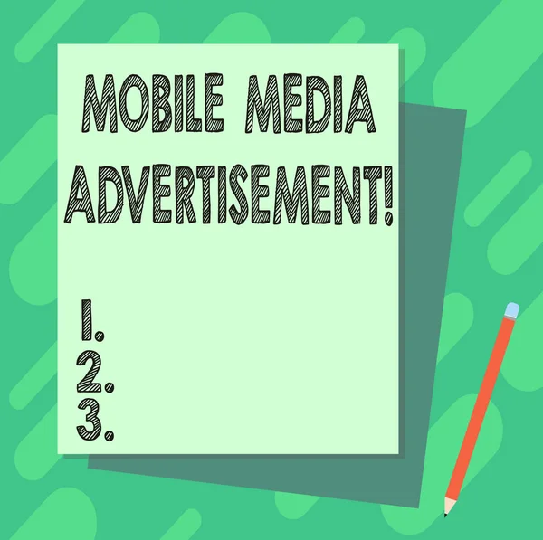 Ordet skriver text Mobile Media annons. Affärsidé för reklam via mobiltelefoner eller andra enheter Stack av Tom olika pastell färg konstruktion papper och penna. — Stockfoto